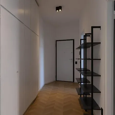 M11 Isola Apt, M3 Duomo Brera Eleganza E Comfort * Milan