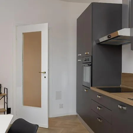 M11 Isola Apt, M3 Duomo Brera Eleganza E Comfort * Milan